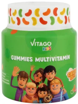 ملتي فيتامين للاطفال إن علكة ملتي فيتامين للاطفال فيتاجو كيدز Vitago Kids Gummies Multivitamin هي الحل السحري الذي تبحث عنه كل أم؛ حيث أنها عبارة عن قطعة حلوى طبيعية ذات مذاق جيد ومُحبب للطفل، تضمن له الحصول على كامل الحصة اليومية التي يحتاج إليها من الفيتامينات الأساسية وأهم المعادن، مما يعمل على تحسين الوظائف الحيوية لمختلف أجهزة الجسم ويدعم النمو الصحي والسليم. تمثل تلك العلكات أحد أنواع مكملات غذائية للاطفال من مجموعة Vitago Kids، وهي منتج تركي حلال فائق الجودة مطابق لمعايير إنتاج المنتجات الصحية والغذائية في تركيا. تُضاف إلى مزايا مُكمل ملتي فيتامين للاطفال من فيتاجو كيدز أنه يأتي في صورة علكة قابلة للمضغ، يساهل ذلك تناوله بالنسبة للأطفال ابتداءً من عمر 4 سنوات، كما أنه يتميز كذلك بالمذاق الجيد المُقارب لنكهات الحلوى المُحببة للأطفال. يمكن إدراج علكة فيتاجو كيدز ضمن فئة مكملات غذائية للاطفال متعددة الفوائد والاستخدامات، وذلك نظراً لما ينتج عن استخدامها المنتظم من فوائد وآثار إيجابية عديدة، يشمل ذلك في المقام الأول دعم جهاز المناعة وتعزيز كفاءته وزيادة قدرته على القيام بدوره الوقائي، هذا إلى جانب دعم صحة العضلات والعظام وتعزيز قدرة الأعضاء الداخلية على القيام بوظائفها الحيوية، بالإضافة إلى أن علكات ملتي فيتامين للاطفال مصدر للطاقة وتمنح شعوراً بالحيوية والنشاط يدوم طويلاً. تقدم فيتاجو كيدز مكمل غذائي فيتامينات متعددة مثالي للأطفال، ليس فقط لأن كل قطعة من المنتج تجمع بين مختلف العناصر الأساسية التي يحتاجها الطفل للنمو الصحي، إنما لأن تركيبة العلكة نفسها آمنة وصحية ومن مكونات طبيعية بالكامل، وتخلو بنسبة 100% من أي إضافات مثل المُحليات المركبة أو الملونات الاصطناعية أو أي مواد حافظة، فضلاً عن أن مُكمل ملتي فيتامين للاطفال مُنكهة بواسطة مكونات طبيعية آمنة على الصحة ولا تستخدم به أي من مُكسبات الطعم. علكة ملتي فيتامين للاطفال فيتاجو كيدز Vitago Kids فوائد علكة ملتي فيتامين للاطفال فيتاجو VITAGO تحتوي كل قطعة من مُكمل ملتي فيتامين للاطفال Vitago Kids القابل للمضغ على العديد من الفيتامينات والمعادن الضرورية، كان ذلك سبباً في جعل فوائده وآثاره الصحية بالغة التعدد والتنوع وفيما يلي أهمها: تحسين عملية التمثيل الغذائي وتعزيز مستويات الطاقة بالجسم لاحتوائه على فيتامين C. يعمل على تحسين أداء جهاز المناعة والحدّ من التعرض للعديد من المشاكل الصحية، وذلك نتيجة اتحاد فيتامين ج وفيتامين د مع مجموعة فيتامينات ب6 وب12. تساهم مجموعة الفيتامينات المشار إليها -مضافاً إليها فيتامين 3- على منح إحساس أفضل بالنشاط والحيوية وتقليل الشعور بالإرهاق والتعب. يحتوي على فيتامين د الذي يلعب دوراً محورياً في دعم الوظائف الطبيعية للعضلات وتقوية العظام والأسنان. يعمل فيتامين أ على تعزيز حدة الرؤية الطبيعية بجانب دوره المؤثر في استقلاب عنصر الحديد. مكونات ملتي فيتامين للاطفال Vitago Kids يتم تصنيف علكات Vitago Kids Gummies Multivitamin ضمن خيارات أفضل مكملات غذائية للاطفال، وذلك لا يرجع فقط إلى ارتفاع مستوى تركيز الفيتامينات والمعادن المتوفرة بها فحسب، إنما مكمل ملتي فيتامين للاطفال من فيتاجو آمن صحياً يستمد أثره الصحي وتتحقق فوائده العديدة من مكونات طبيعية تشمل الآتي: “شراب الجلوكوز، سكر الشمندر، جيلاتين (لحم بقري)، عصير تفاح مركز، حامض الستريك، زيت النخيل، حمض إل-أسكوربيك. نكهة البرتقال الطبيعي، نكهة الفراولة الطبيعية، عصير الفواكه والخضروات (الجزر، البرتقال، التفاح، الكشمش، التفاح، الفجل). مستخلص إكليل الجبل، شمع كرنوبا، شمع العسل، مستخلص الليمون الأصفر والأبيض، مستخلص الميرمية، مستخلص البابريكا” تركيزات العناصر في علكات المكمل الغذائي تحققت شهرة علكة ملتي فيتامين للاطفال فيتاجو كيدز Vitago Kids في الأساس بفضل تنوع العناصر الغذائية المتوفرة بها، فضلاً عن ارتفاع مستويات تركيزها، مما يضمن للأطفال الحصول على كامل احتياجاتهم اليومية من الفيتامينات والمعادن الأساسية. تحتوي القطعة الواحدة من علكة ملتي فيتامين للاطفال على الآتي: العنصر الغذائي مستوى التركيز القطعة الواحدة نسبة DV فيتامين A 90 ميكروغرام 11,25% فيتامين B3 2 ميليغرام 12,5% فيتامين B6 0,35 ميليغرام 25% فيتامين B12 0,000625 ميليغرام 25% فيتامين C 15 ميليغرام 18,75% فيتامين D3 0,625 ميكروغرام 12,5% فيتامين E 1,5 ميليغرام 12,5% ملتي فيتامين للاطفال نصائح استعمال مكمل ملتي فيتامين إن الضمان الحقيقي لتحقيق أقصى استفادة صحية من ملتي فيتامين للاطفال Vitago يكون باتباع تعليمات الاستخدام الموصى بها، والتي يمكن إيجازها في مجموعة النقاط التالية: علكة ملتي فيتامين للاطفال مخصصة للأطفال من عمر 4 : 10 سنوات. يوصى بتناول 4 قطع من العلكة القابلة للمضع بشكل يومي. يحظر تناول الكمية الموصى بها يومياً لأي سبب من الأسباب. يتم تناول أي مكملات غذائية للاطفال تحت إشراف البالغين. الإفراط في تناول المُكمل الغذائي قد يكون له تأثير مُليّن. يجب التنويه إلى أن تناول مكمل غذائي فيتامينات ومعادن متعددة يعزز الصحة العامة للطفل، إلا أنه لا يعتبر بديلاً عن اتباع نظام غذائي صحي ومتوازن. يوصى كذلك بعدم تناول المنتج -أي المكمل الغذائي فيتاجو للأطفال- إذا كان لدى الطفل حساسية من أي من مكوناته. شروط تخزين المنتج يجب اتباع شروط وضوابط تخزين مكمل غذائي Vitago Kids Gummies Multivitamin للحفاظ على خصائصه، والتي تتمثل فيما يلي: حفظ علكة ملتي فيتامين للاطفال في درجة حرارة أقل من 25 درجة مئوية. الاحتفاظ بالعلكة في عبوتها الأصلية وفي مكان جاف وبارد. يُخزن المكمل الغذائي بعيداً عن أشعة الشمس المباشرة.